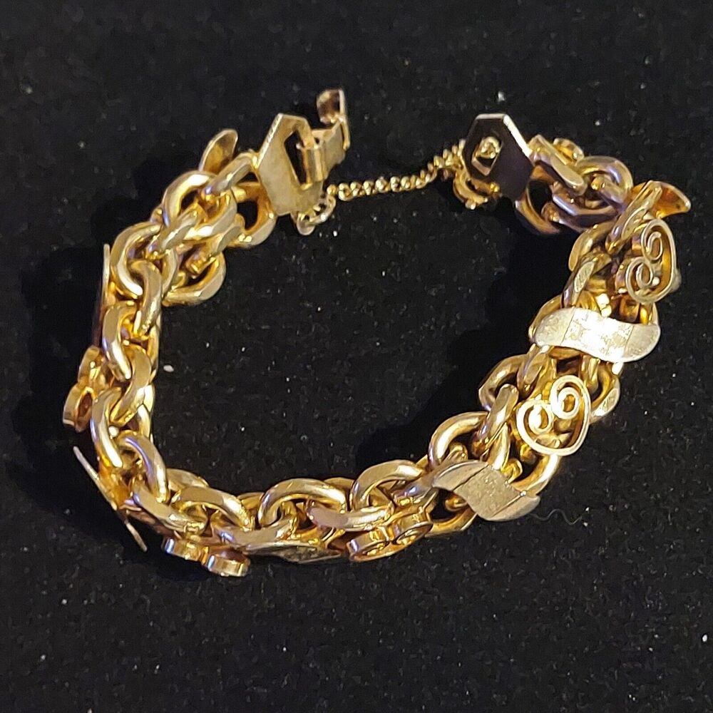 Rare Heart Chain Metal Bracelet With Safety Chain Goldtone